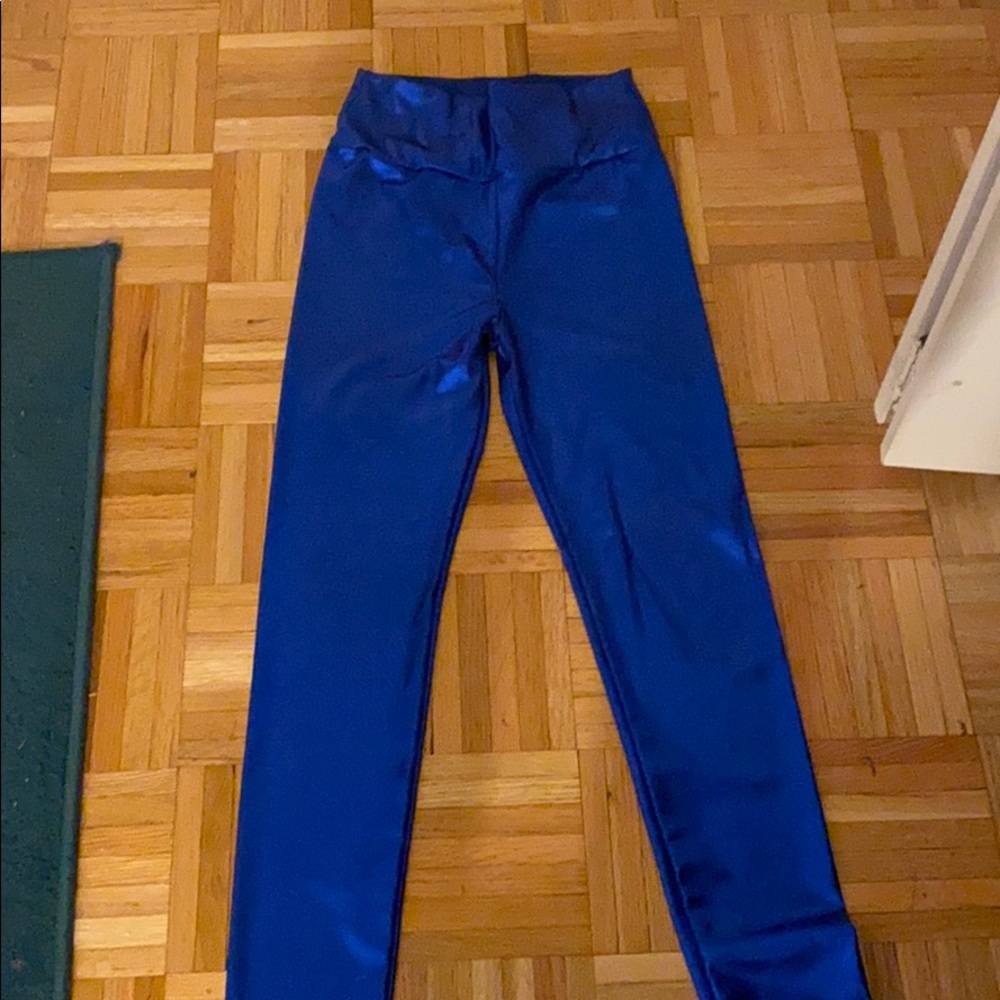 Blue shiny leggings
